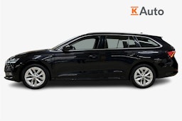 musta Skoda Octavia 2023 kuva 7.