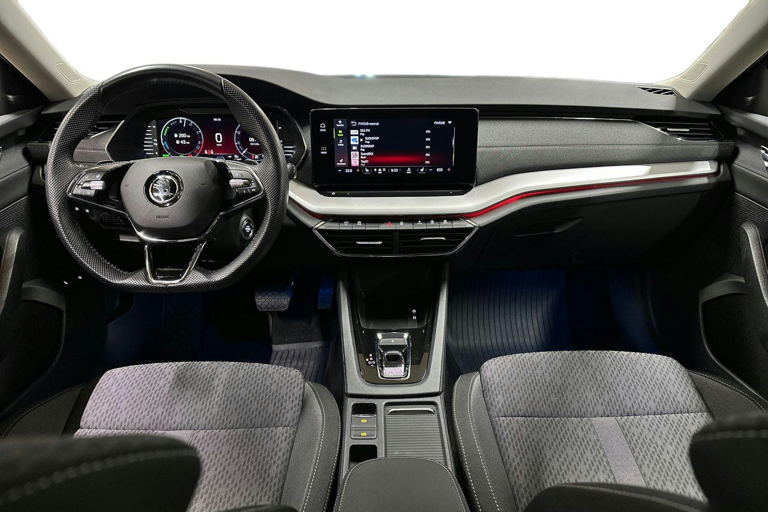 musta Skoda Octavia 2023 kuva 10.