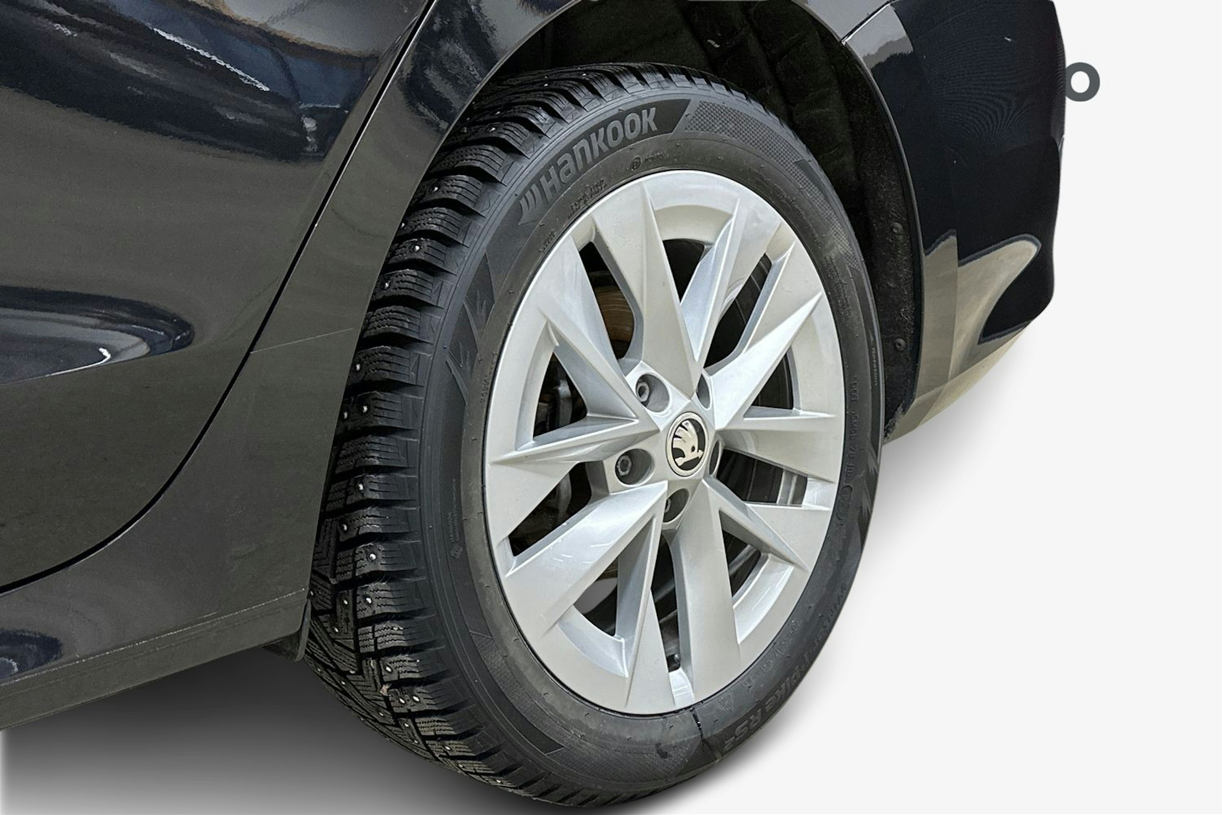 musta Skoda Octavia 2023 kuva 12.