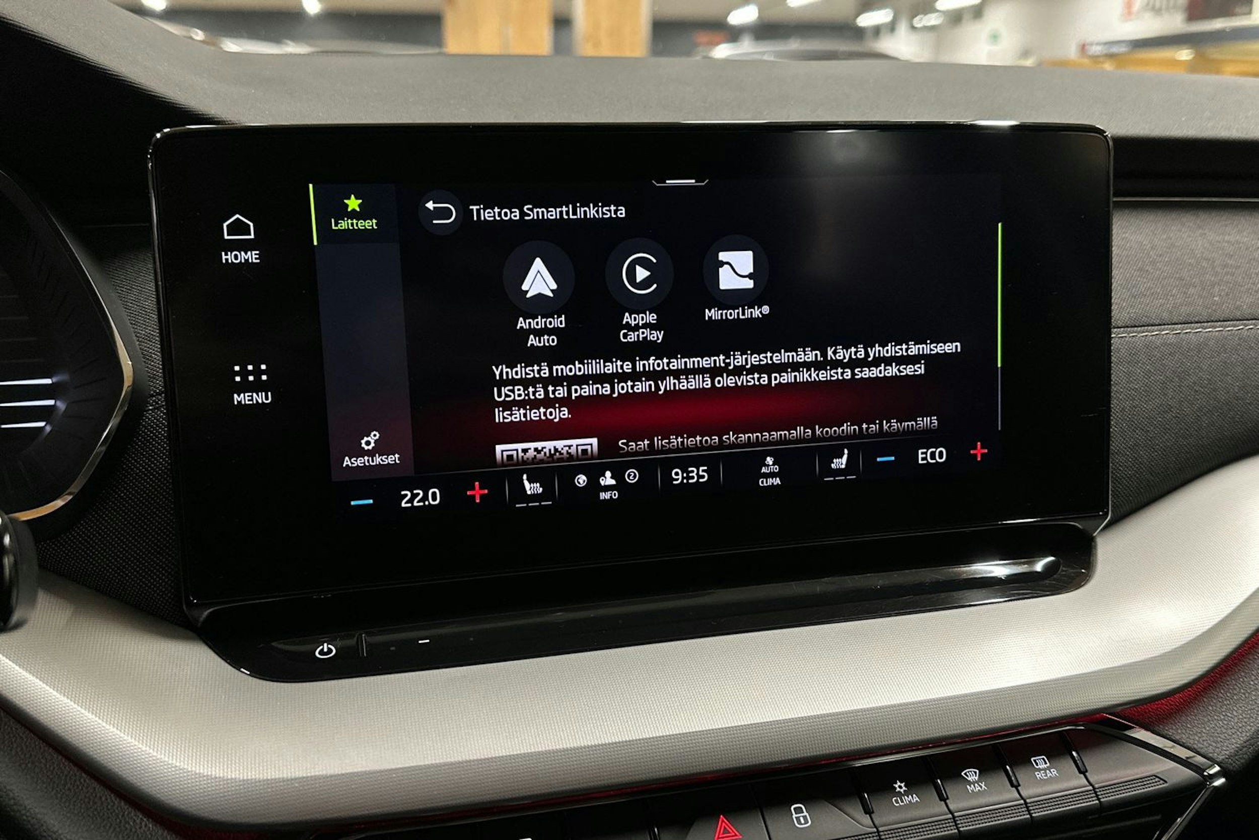 musta Skoda Octavia 2023 kuva 17.