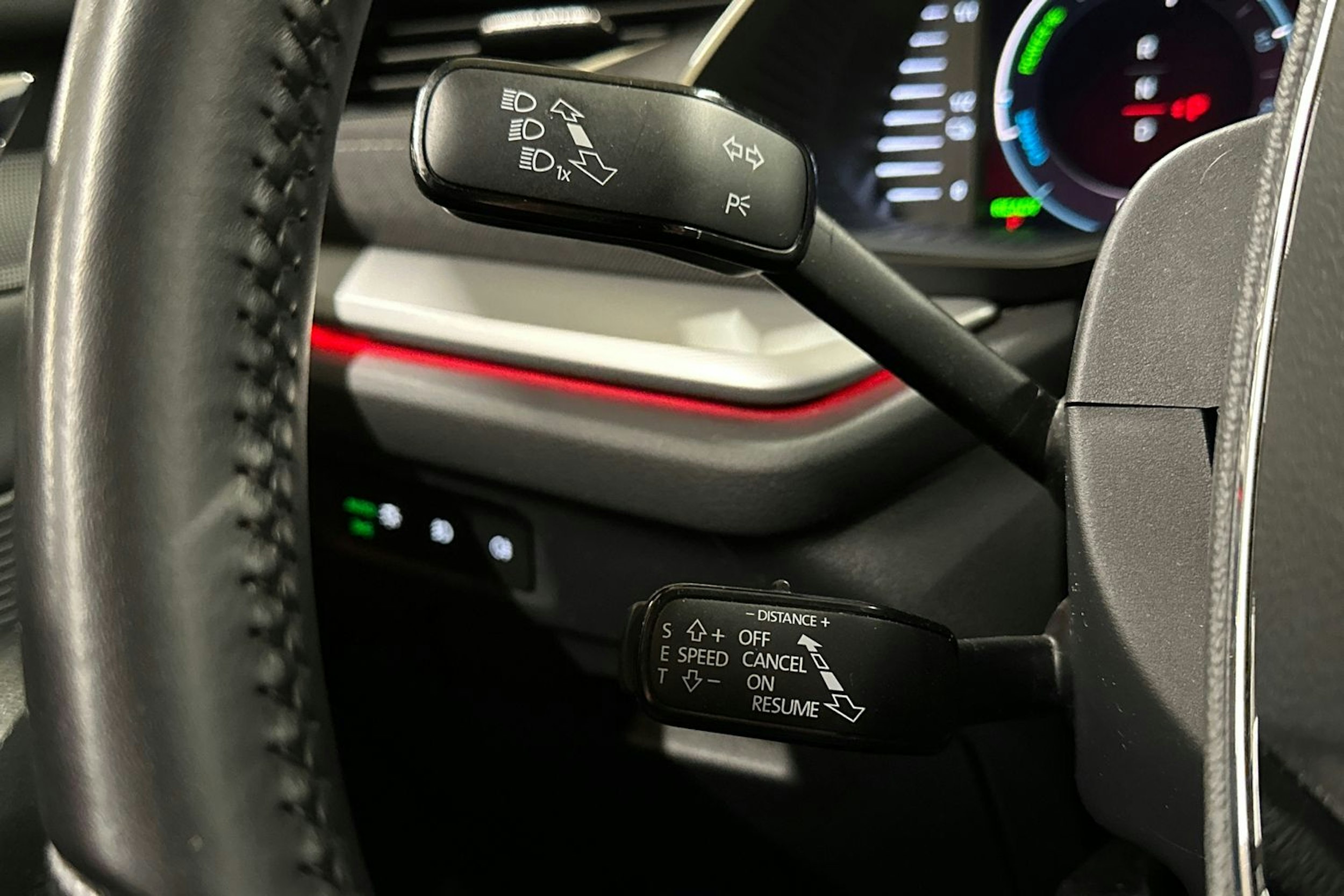 musta Skoda Octavia 2023 kuva 22.