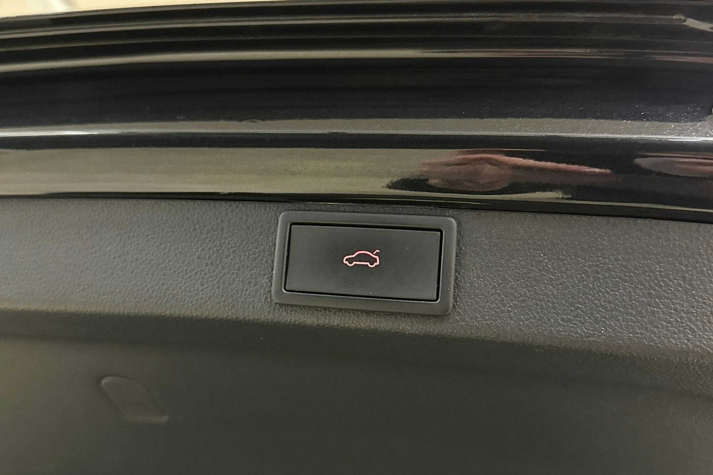 musta Skoda Octavia 2023 kuva 28.