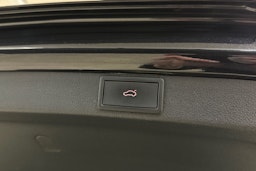 musta Skoda Octavia 2023 kuva 28.