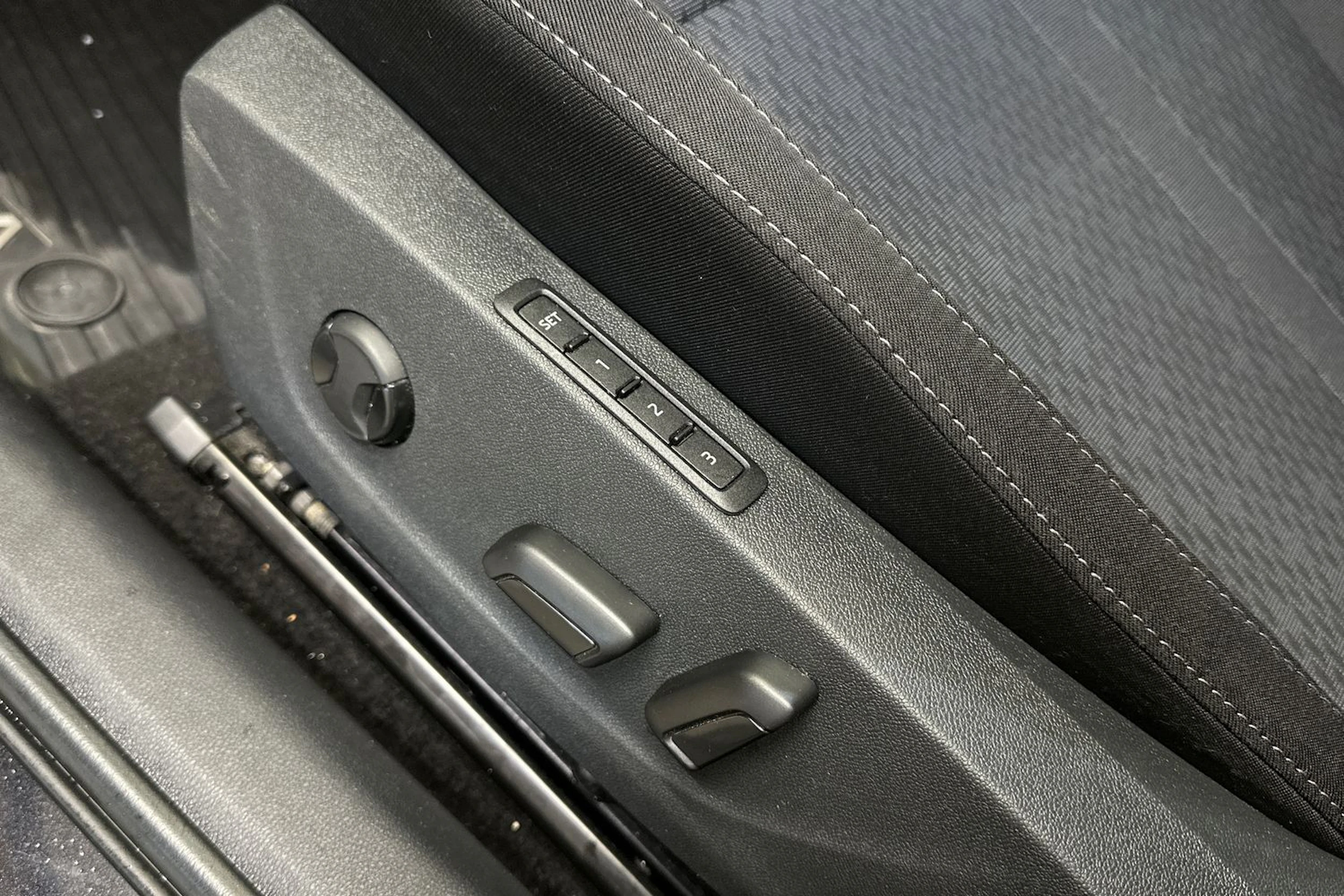 musta Skoda Octavia 2024 kuva 18.