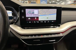 musta Skoda Octavia 2024 kuva 23.