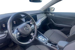 sininen Skoda Octavia 2023 kuva 3.