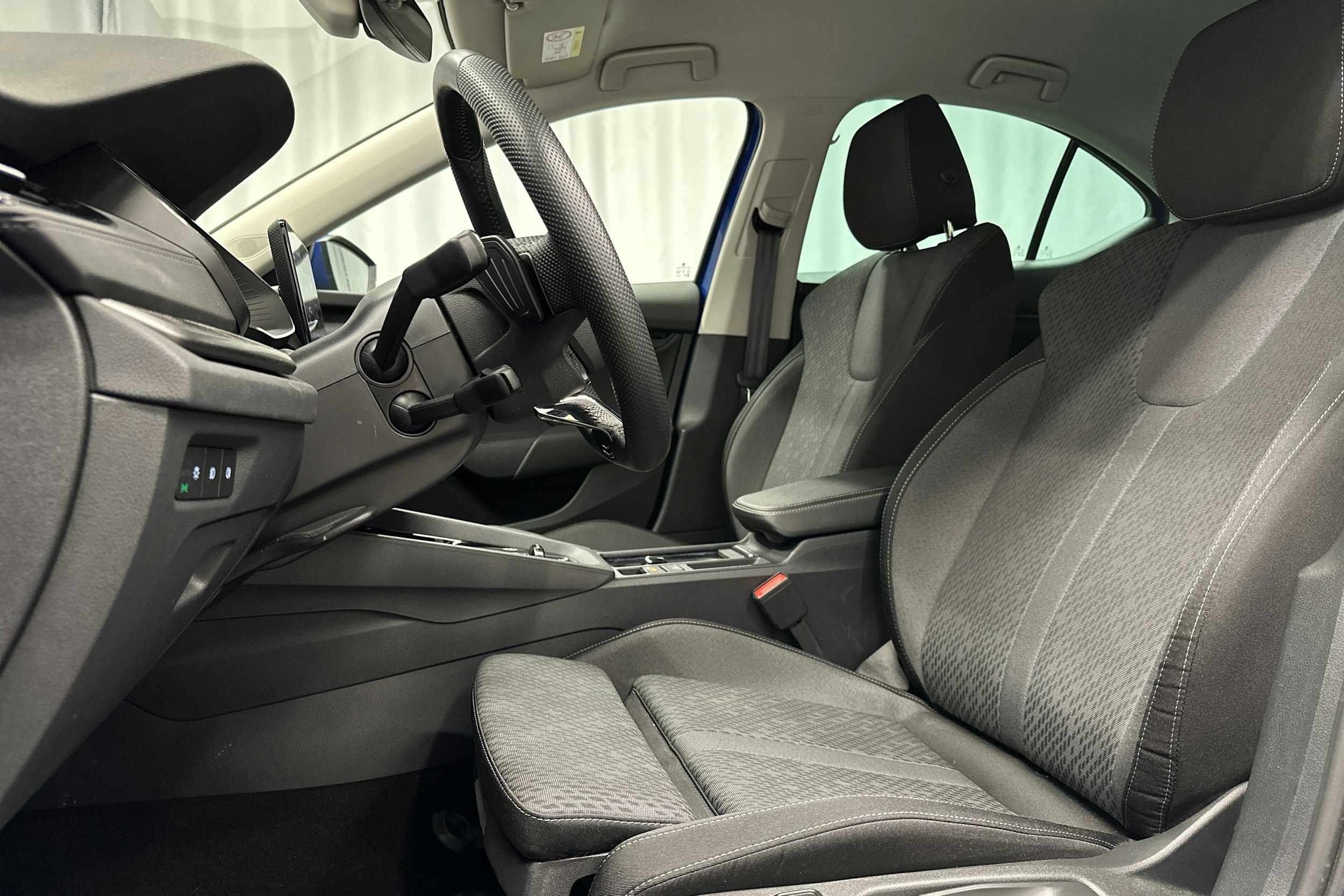 sininen Skoda Octavia 2023 kuva 21.