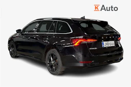 musta Skoda Octavia 2023 kuva 2.
