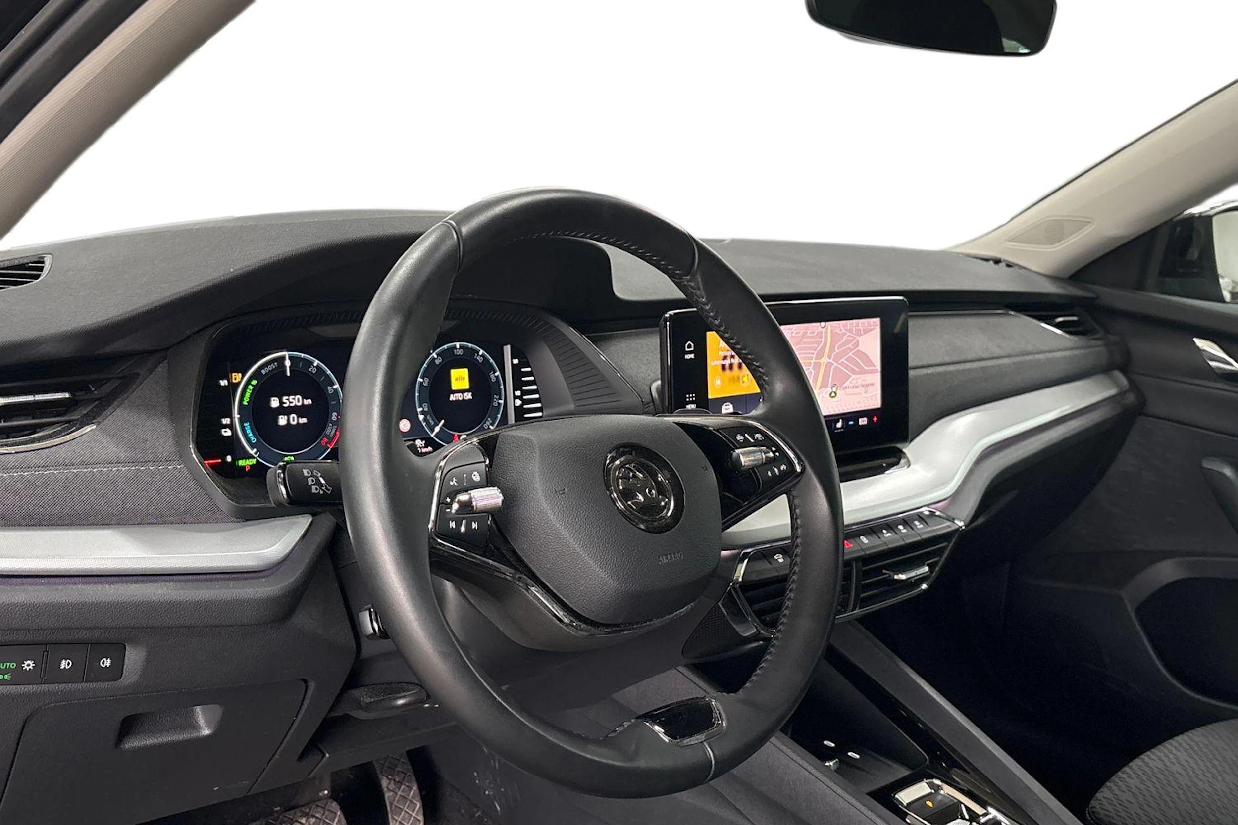 musta Skoda Octavia 2023 kuva 3.