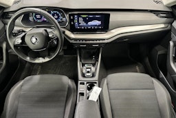 Musta Skoda OCTAVIA 2023 kuva 9.