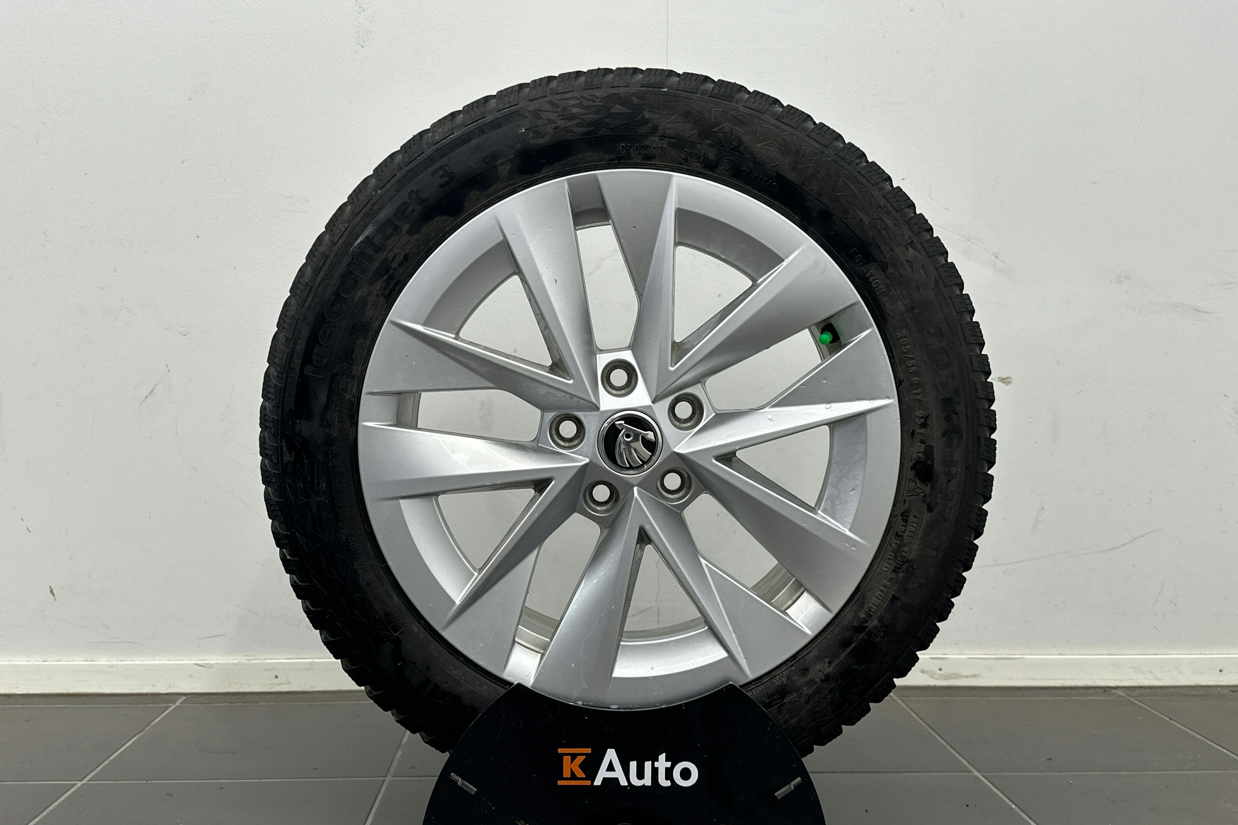 Musta Skoda OCTAVIA 2023 kuva 13.