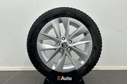 Musta Skoda OCTAVIA 2023 kuva 13.