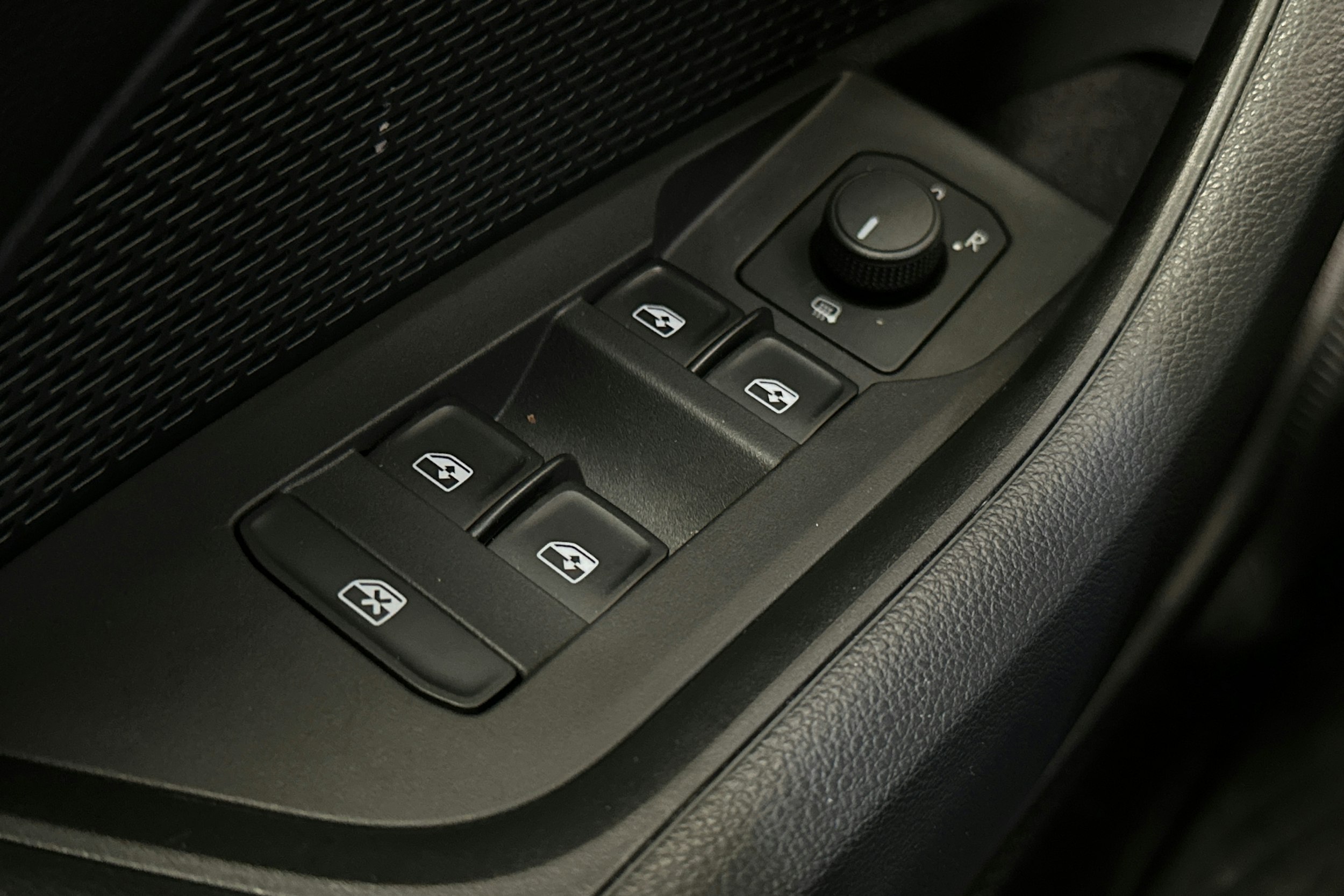 Musta Skoda OCTAVIA 2023 kuva 15.