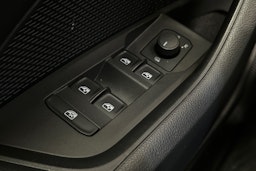 Musta Skoda OCTAVIA 2023 kuva 15.