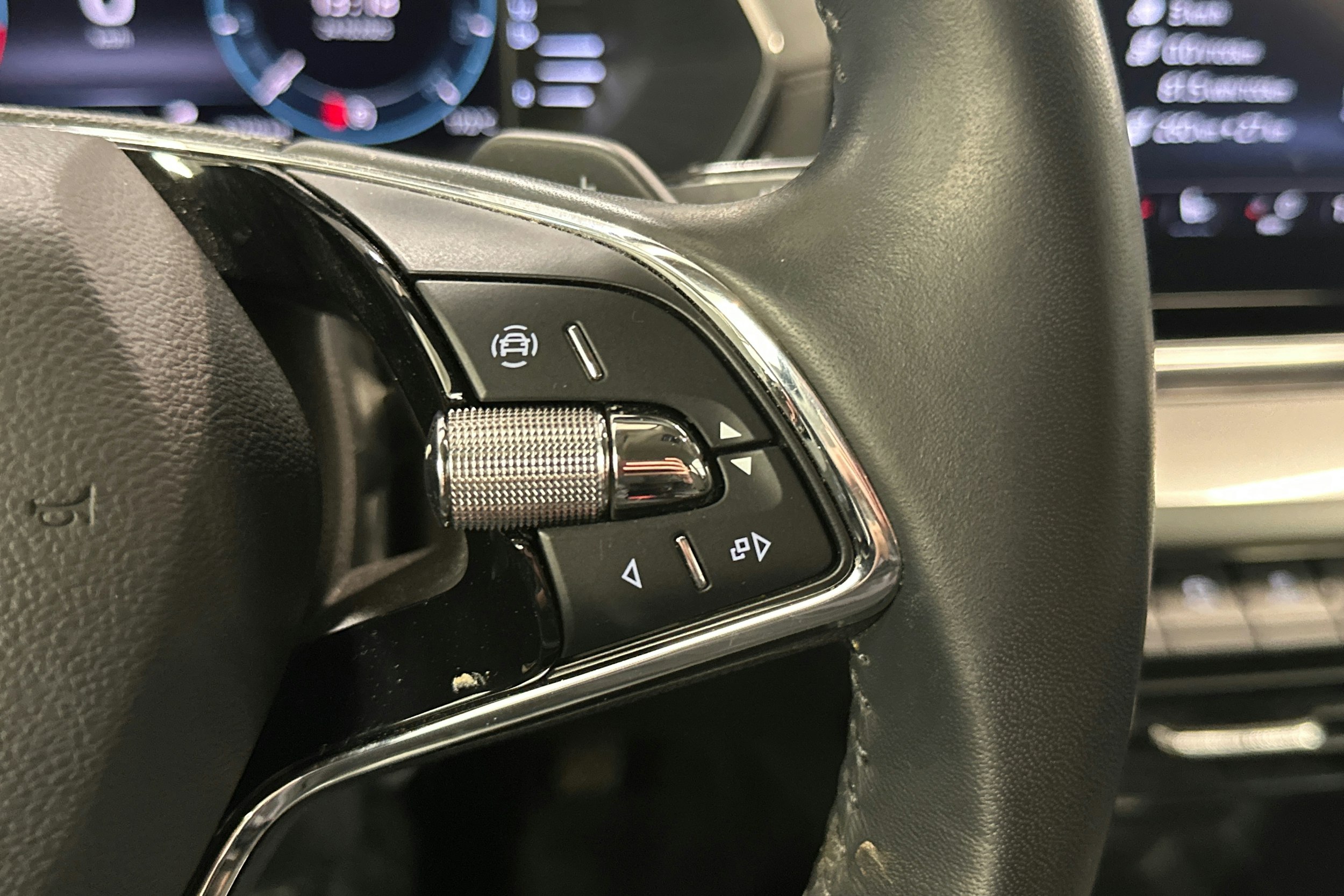 Musta Skoda OCTAVIA 2023 kuva 18.