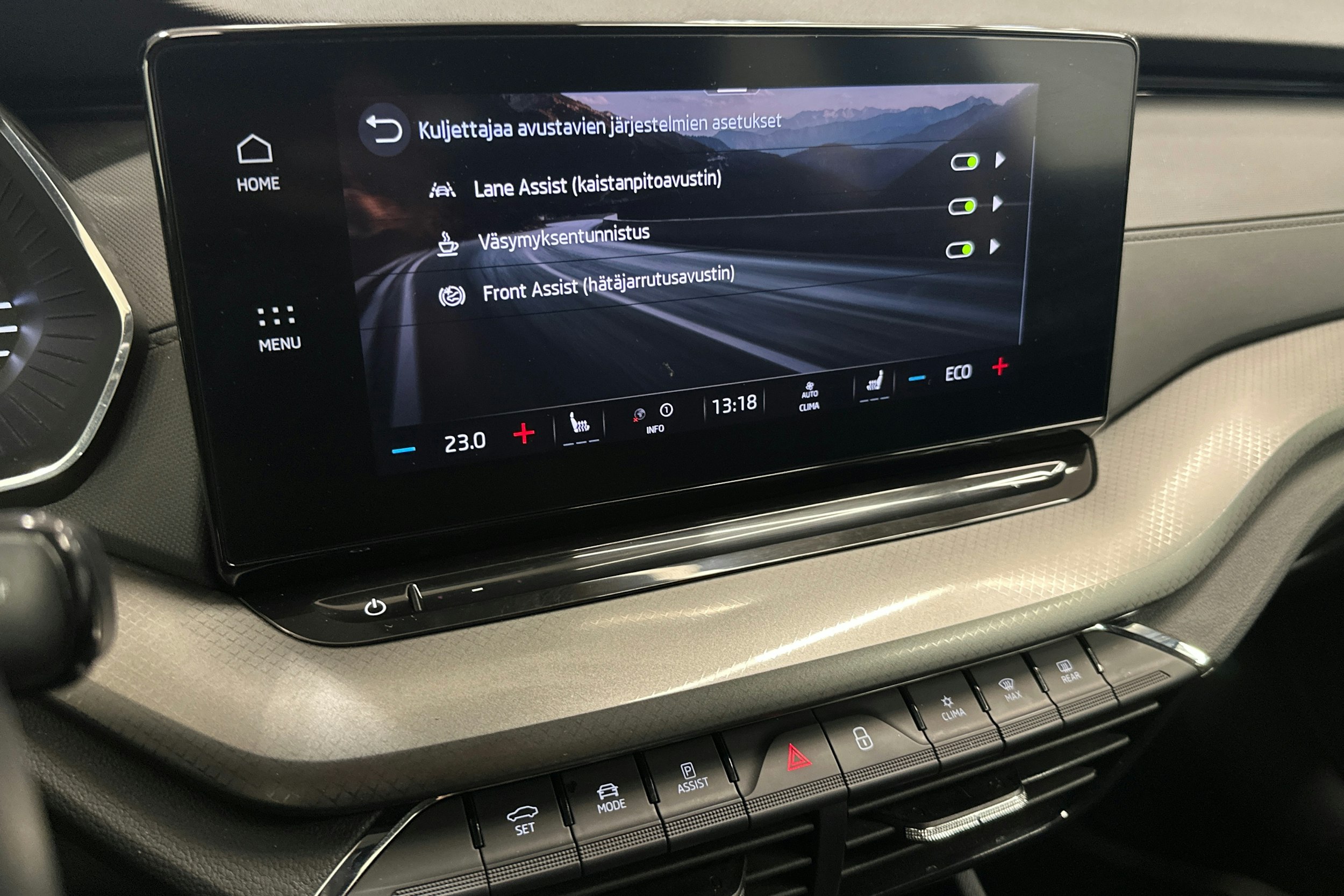 Musta Skoda OCTAVIA 2023 kuva 20.