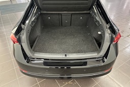 Musta Skoda OCTAVIA 2023 kuva 23.