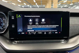 sininen Skoda Octavia 2023 kuva 20.