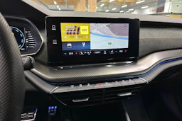 sininen Skoda Octavia 2023 kuva 22.