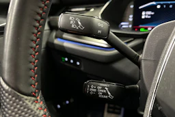 sininen Skoda Octavia 2023 kuva 25.