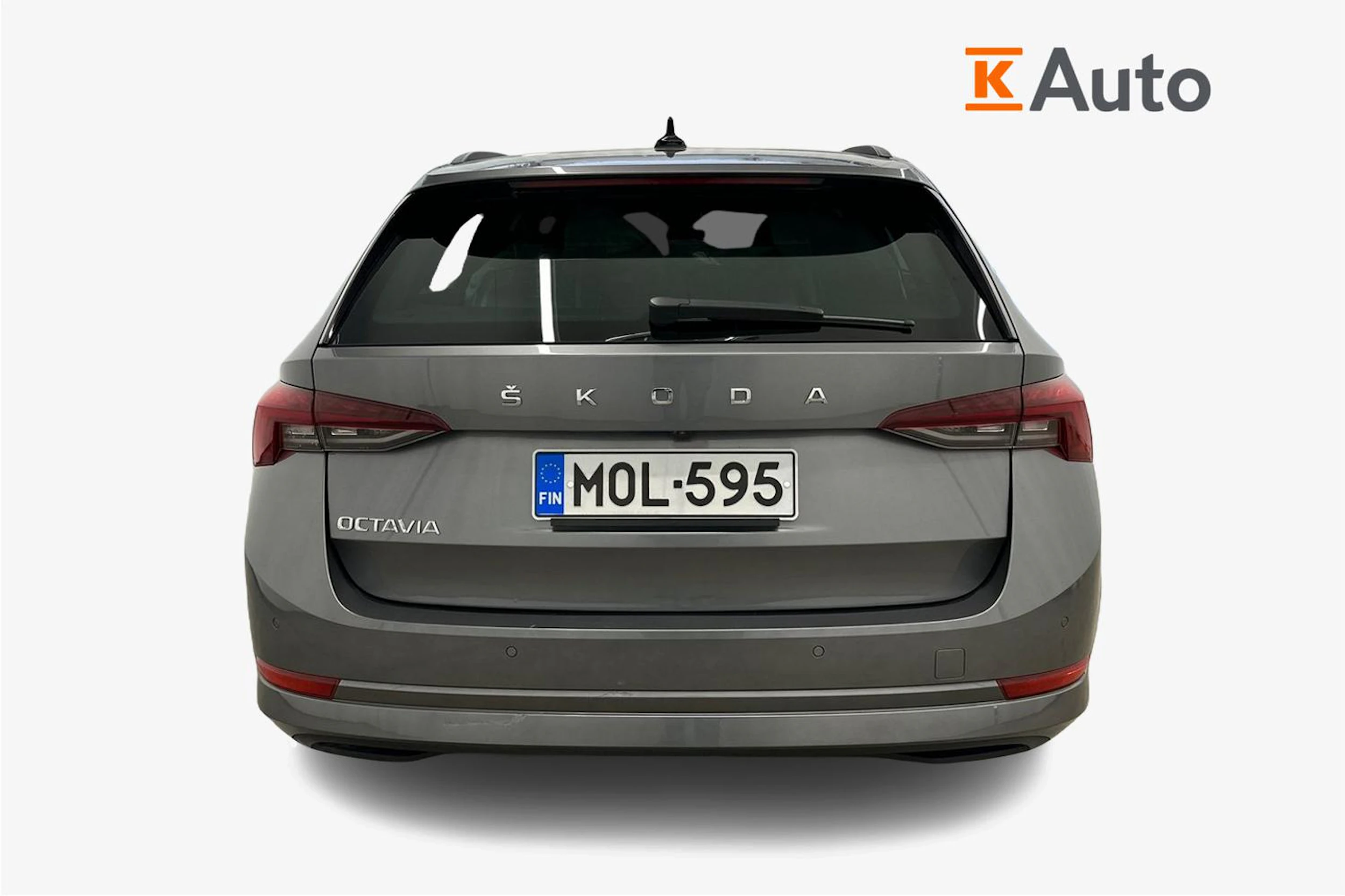 harmaa Skoda Octavia 2023 kuva 4.