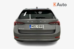 harmaa Skoda Octavia 2023 kuva 4.