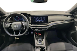 harmaa Skoda Octavia 2023 kuva 9.