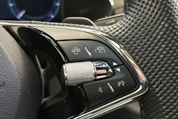harmaa Skoda Octavia 2023 kuva 16.
