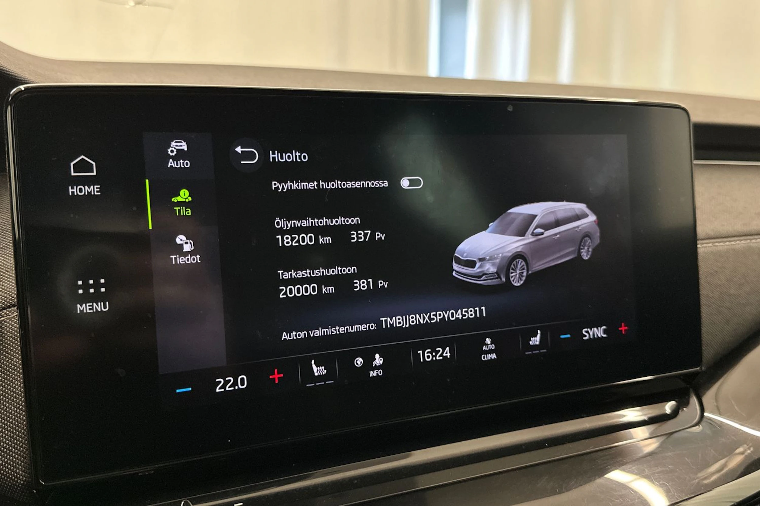 harmaa Skoda Octavia 2023 kuva 19.