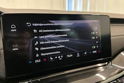 harmaa Skoda Octavia 2023 kuva 22.