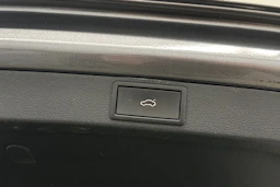 harmaa Skoda Octavia 2023 kuva 29.