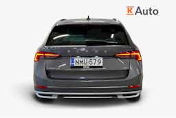 harmaa Skoda Octavia 2023 kuva 3.