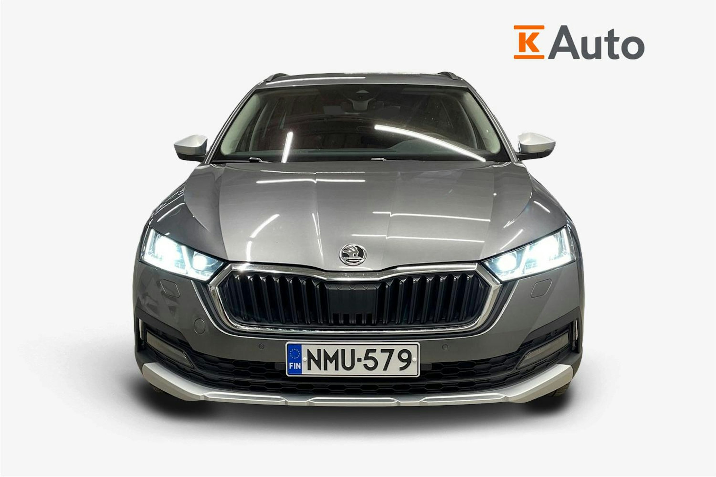 harmaa Skoda Octavia 2023 kuva 4.
