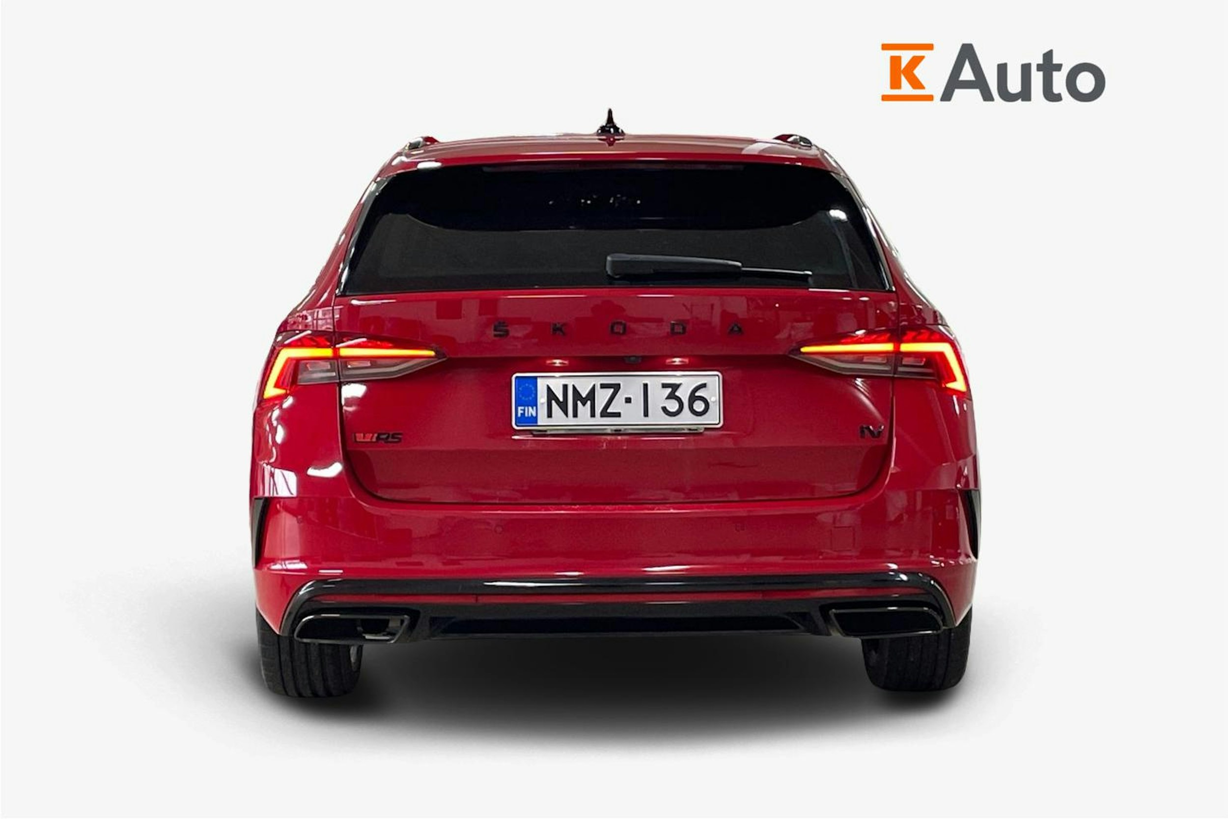 Punainen Skoda OCTAVIA 2023 kuva 3.