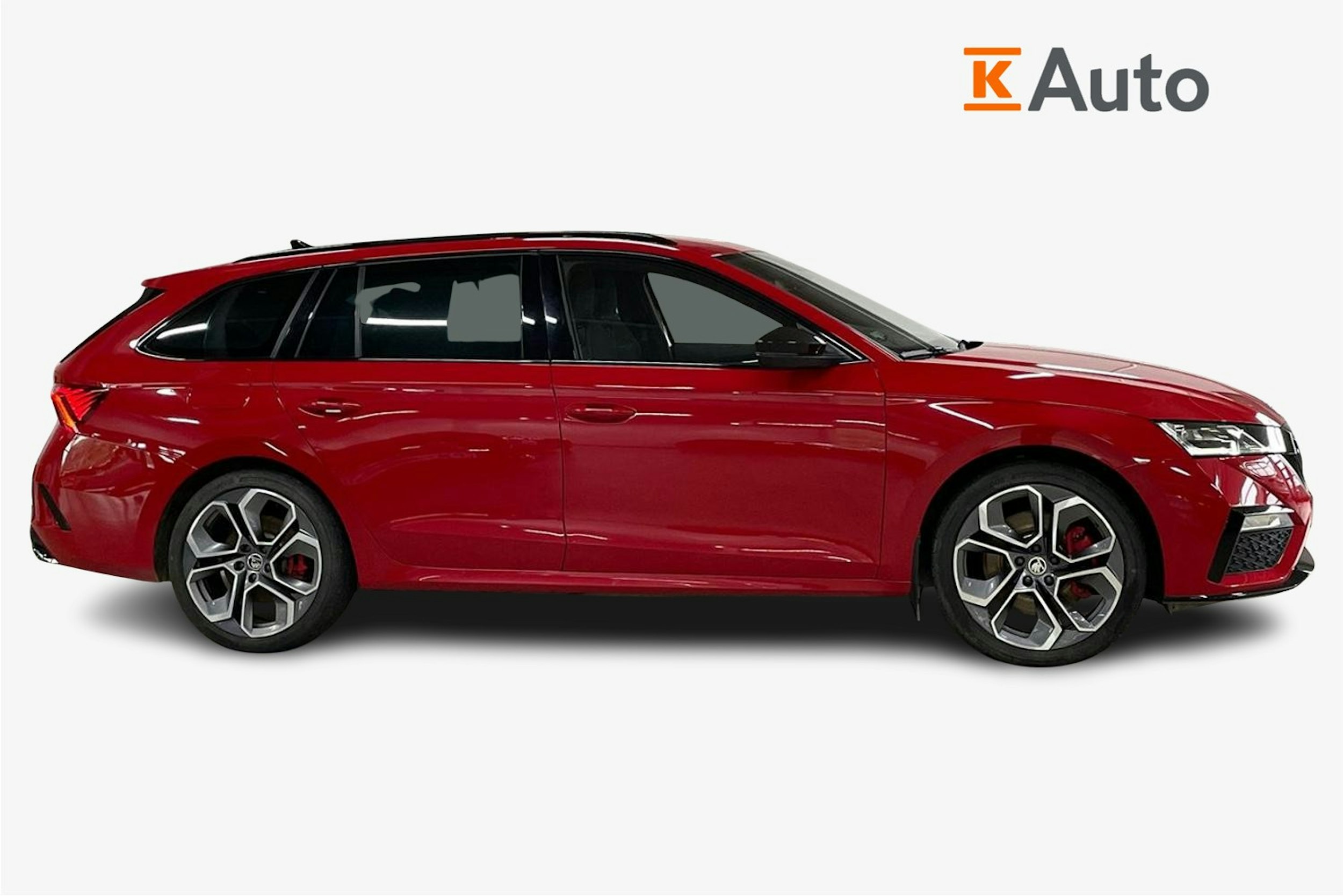 Punainen Skoda OCTAVIA 2023 kuva 6.