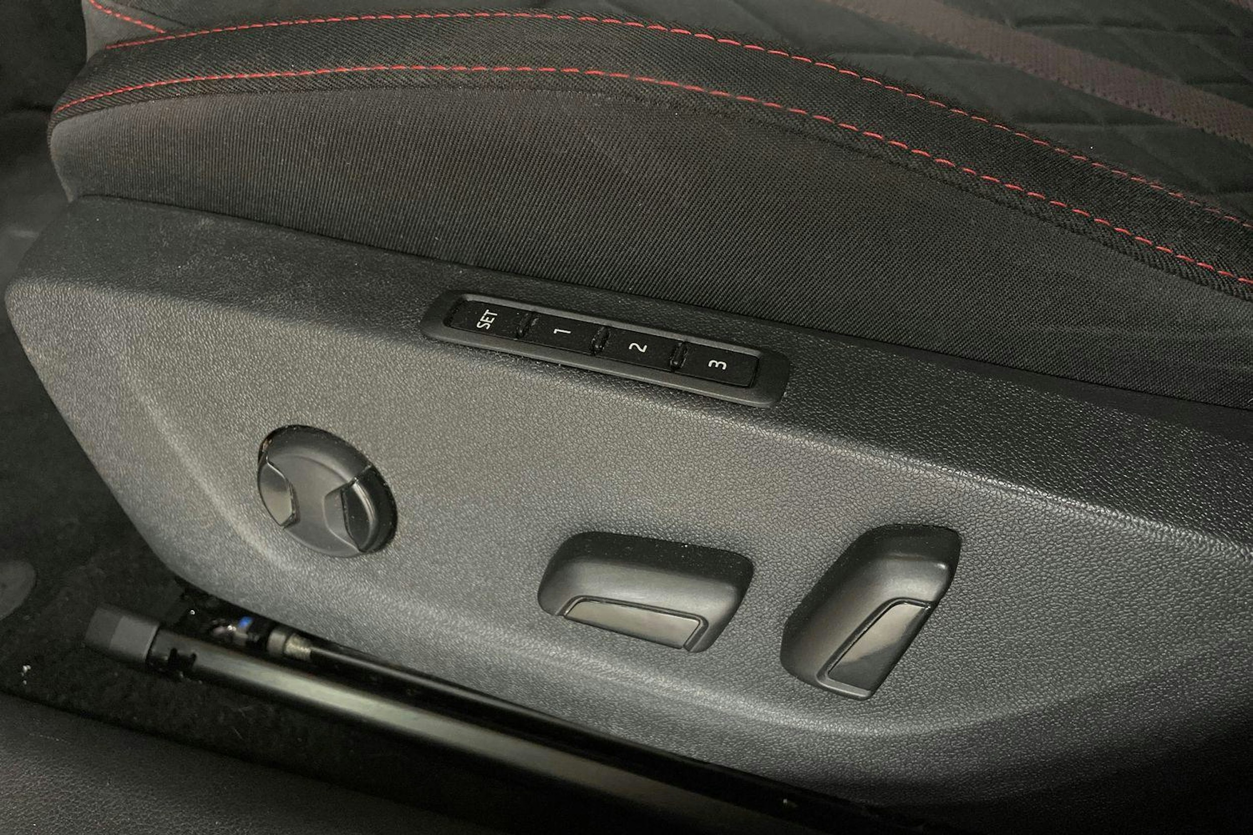 Punainen Skoda OCTAVIA 2023 kuva 11.