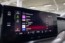 Punainen Skoda OCTAVIA 2023 kuva 21.