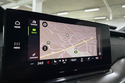 Punainen Skoda OCTAVIA 2023 kuva 24.