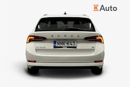 valkoinen Skoda Octavia 2023 kuva 3.