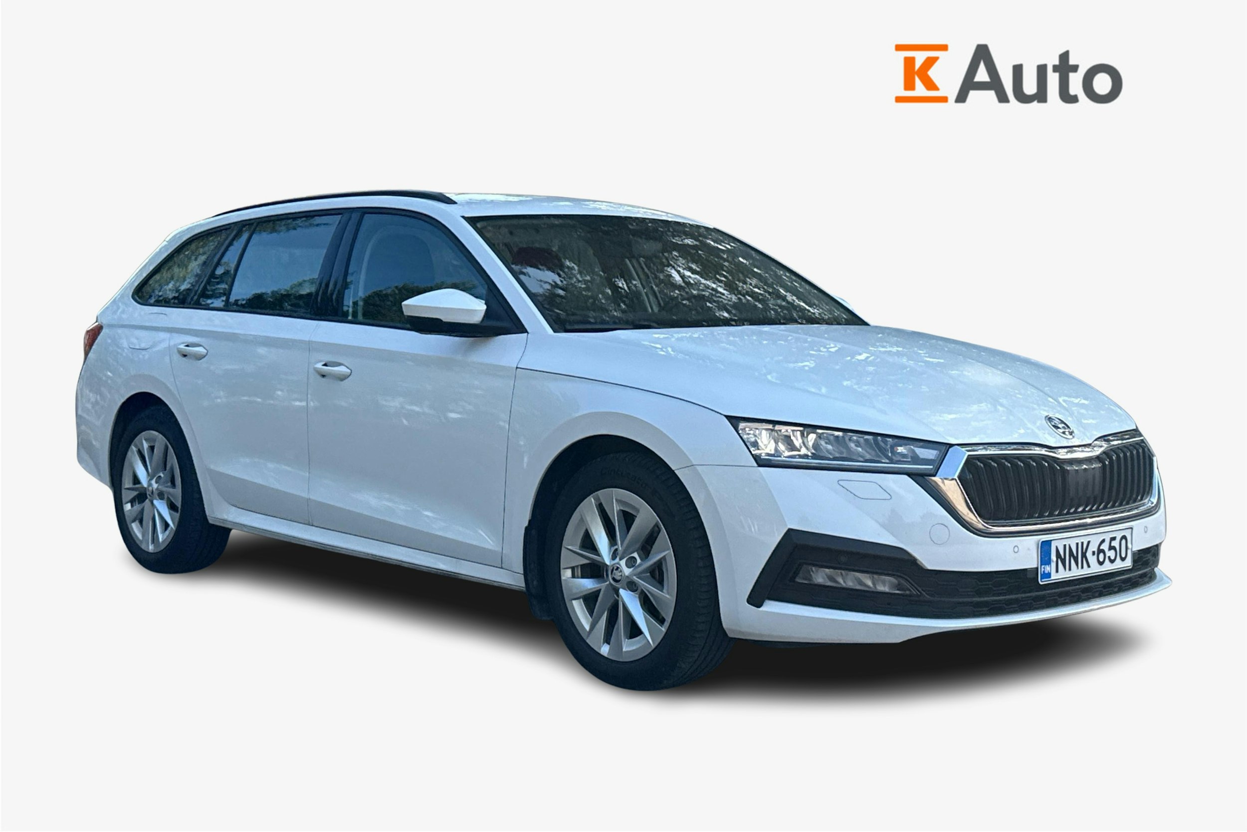 valkoinen Skoda Octavia 2023 kuva 1.