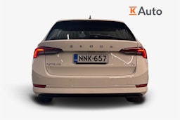 valkoinen Skoda Octavia 2023 kuva 3.