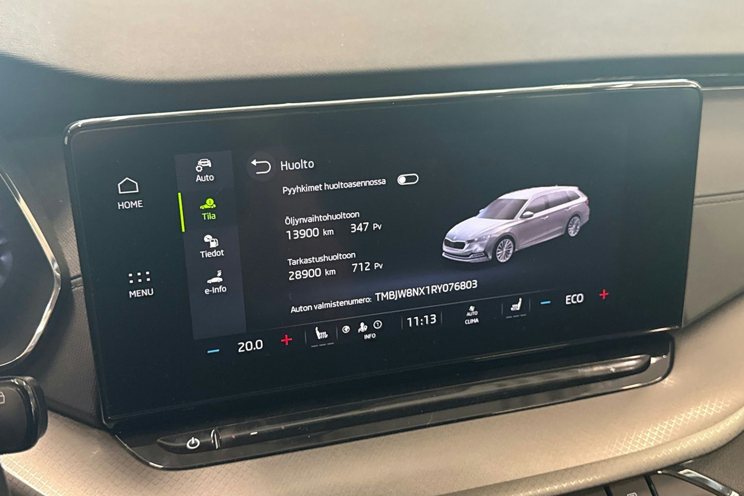 valkoinen Skoda Octavia 2023 kuva 19.