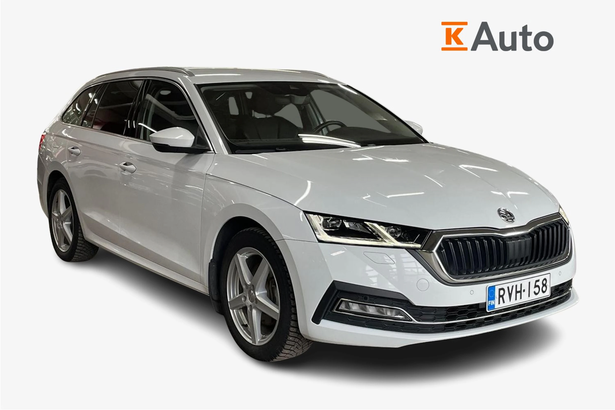 Valkoinen Skoda OCTAVIA 2023 kuva 1.