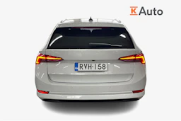 Valkoinen Skoda OCTAVIA 2023 kuva 3.