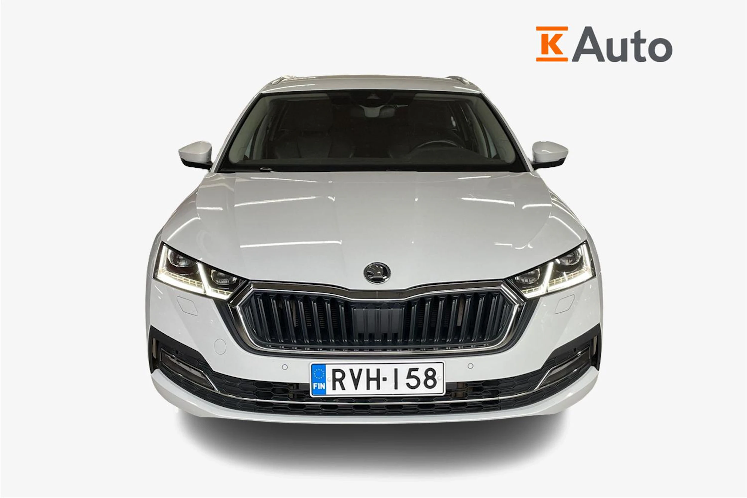 Valkoinen Skoda OCTAVIA 2023 kuva 4.