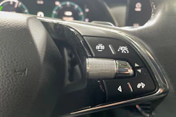 Valkoinen Skoda OCTAVIA 2023 kuva 11.