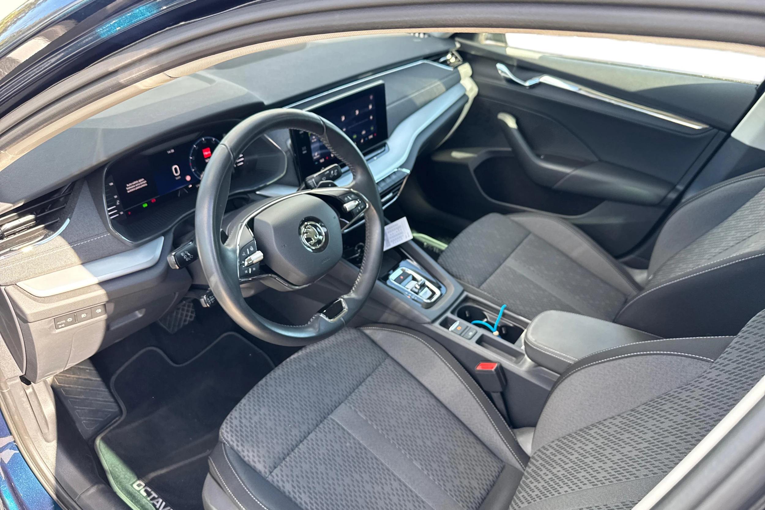 met. sininen Skoda Octavia 2023 kuva 3.