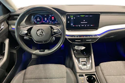 met. sininen Skoda Octavia 2023 kuva 7.