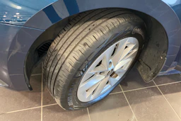 met. sininen Skoda Octavia 2023 kuva 10.