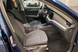 met. sininen Skoda Octavia 2023 kuva 15.